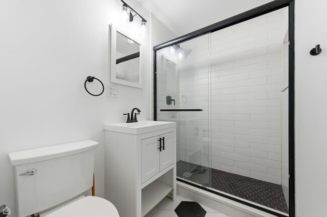 Photo - 5250 W Grace St Unidad 1