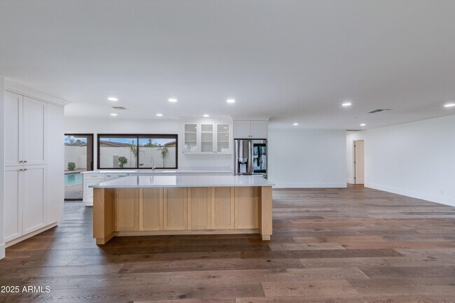 Photo - 6019 E Windsor Ave House