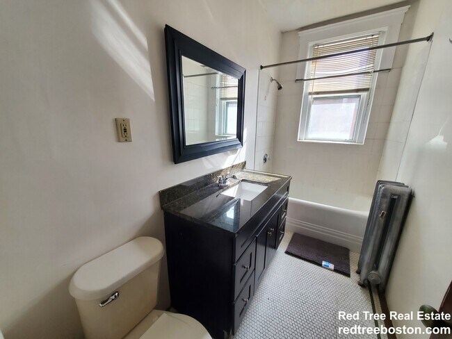 Photo - 1677 Beacon St