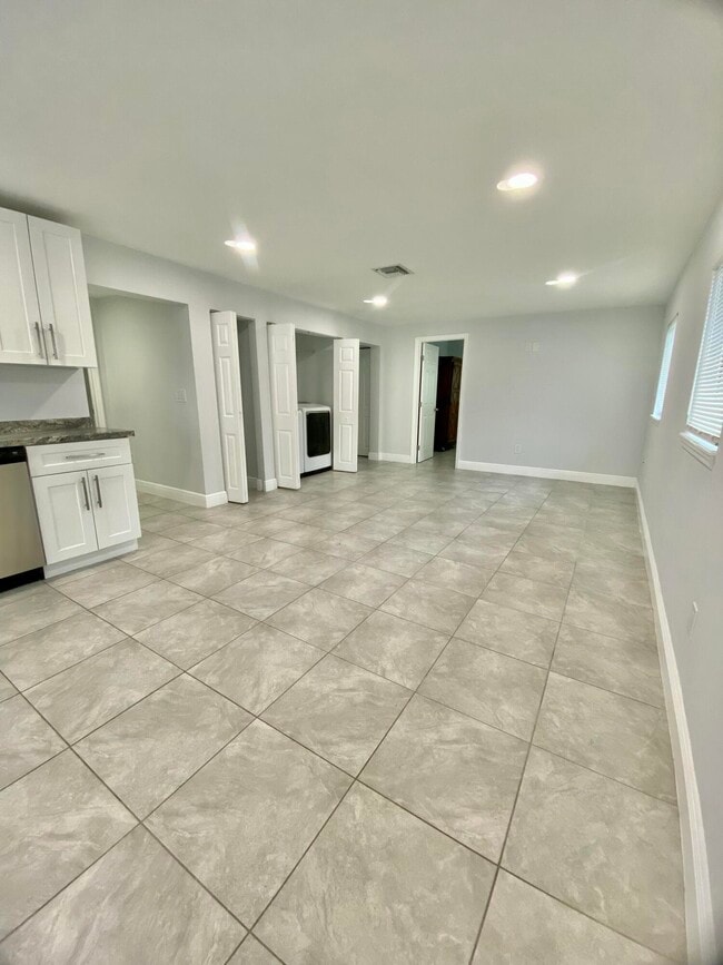 Photo - 4344 Mars Ave