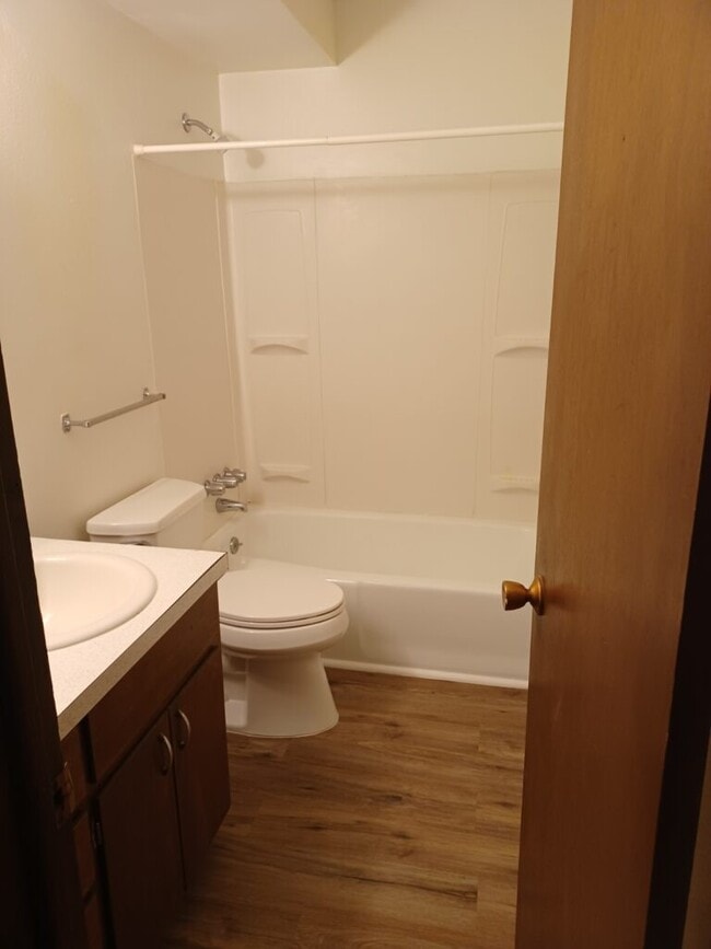 Photo - FAIRLAWN FLATS