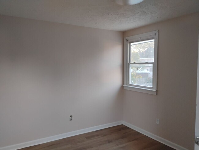 Photo - 229 W Pennsylvania St