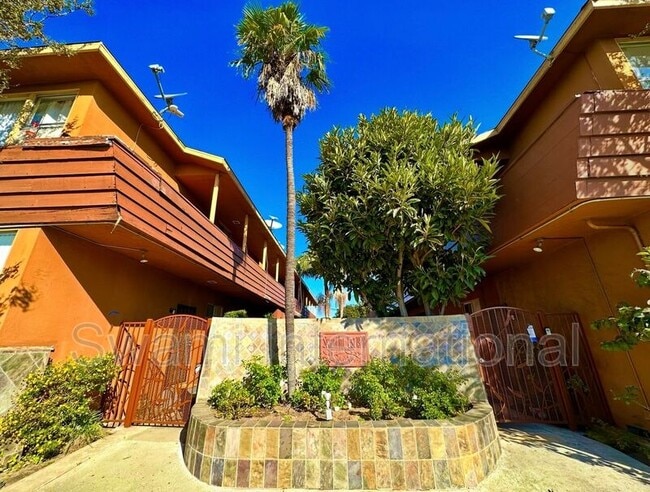 Photo - 1665 W 182nd St Unit #19