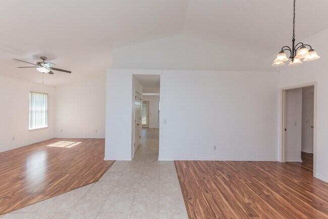 Photo - 25 Littleton St