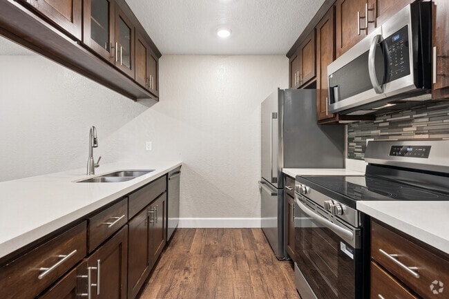 3BR, 2BA - 1,300SF - Kitchen