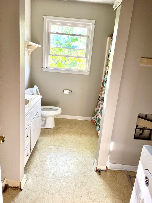 Photo - 109 Bolton Ave