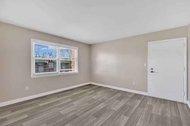 Photo - Bristol Square