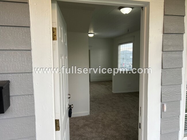 Photo - 1831 Rainier Ave