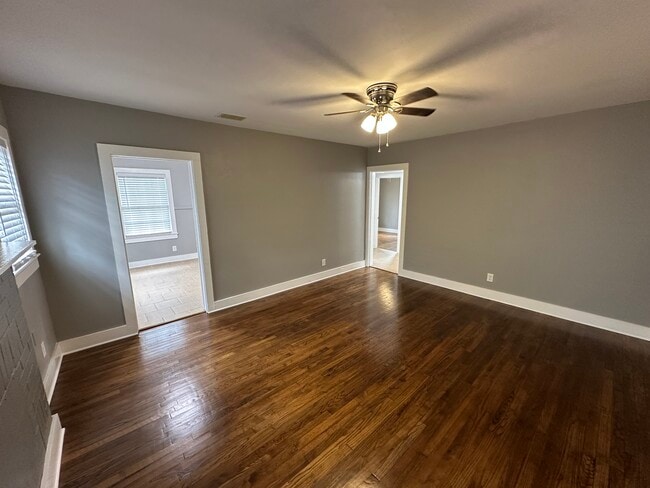 Photo - 1925 Luckie Ave