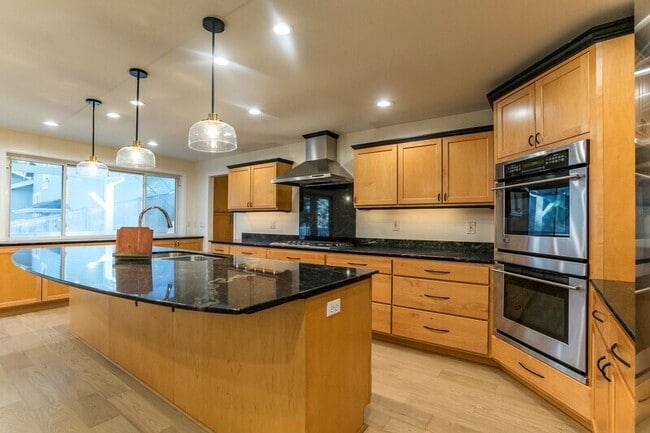 Photo - 6832 122nd Ave NE