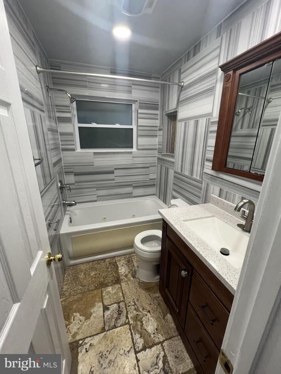 Photo - 6707 Jerome St