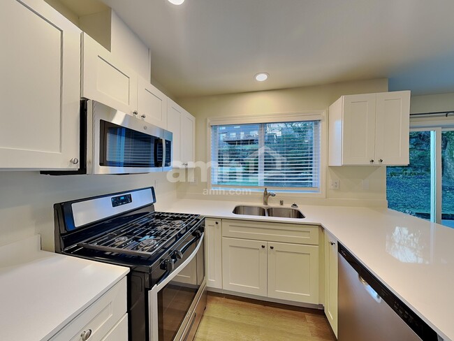 Photo - 11620 34th St NE