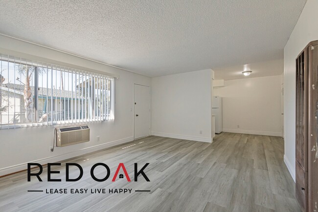 Incredible Top Floor One Bedroom Featuring... - Incredible Top Floor One Bedroom Featuring... Condo Unit 96