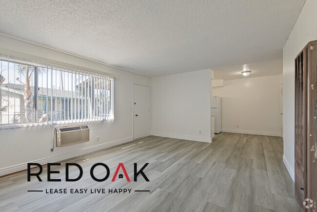 Building Photo - Incredible Top Floor One Bedroom Featuring... Unit 96 Rental