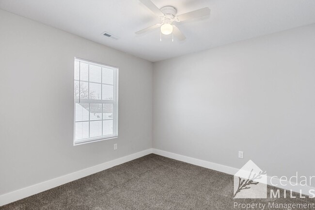 Photo - Upper Level 3 bed 2 bath duplex unit avail...
