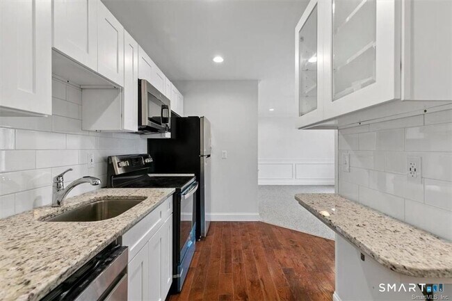 Photo - 1091 Whalley Ave Unit B