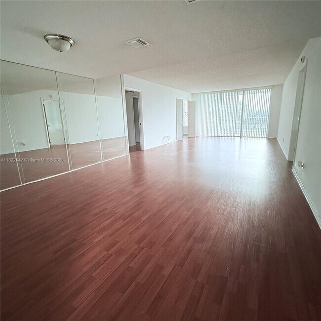 Photo - 3980 Oaks Clubhouse Dr Unit 302