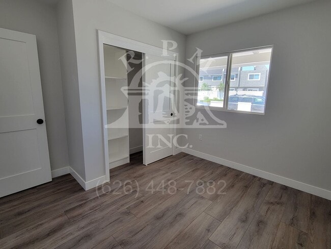 Photo - 13872-13874 Saranac Dr Unidad 13872
