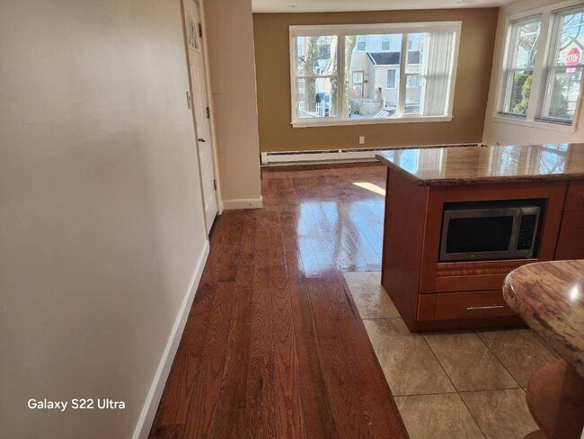 Photo - 241-05 Mayda Rd