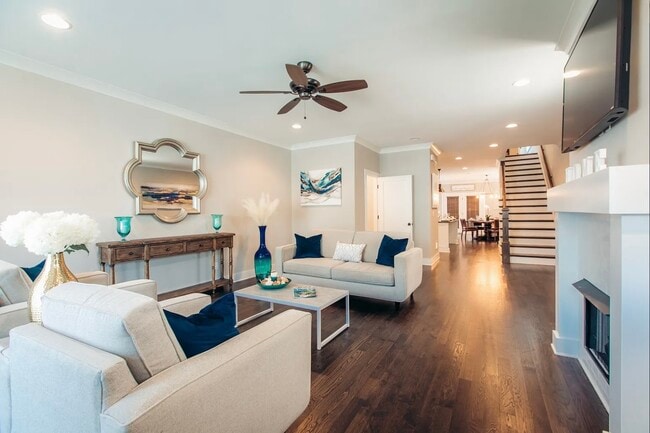 Photo - 2423 Elliott Ave