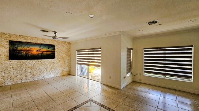 213 Talia Cir