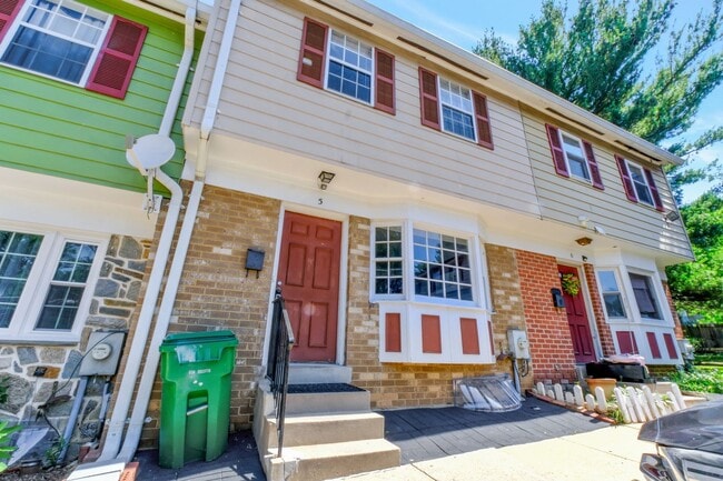 Building Photo - Move in ready 3 bedroom 2.5 Bath in Gaithe... Rental