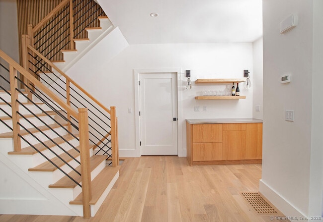 Photo - 6 Down River Rd Unidad B