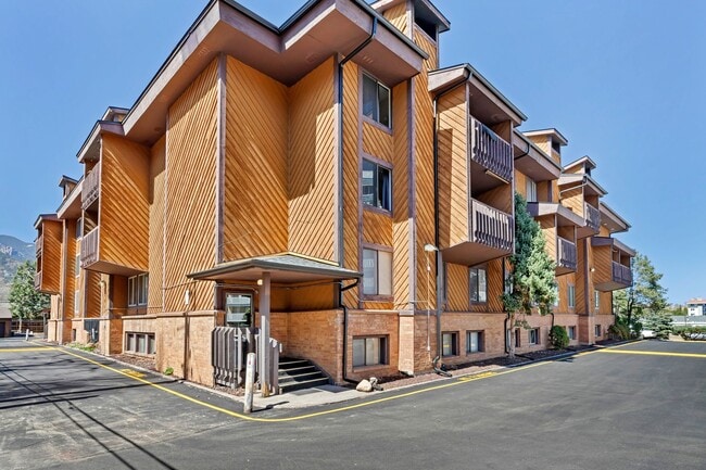 Photo - Skyway Condo, 2 Bed, 1.5 Bath, Secure Building