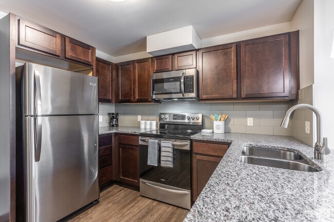 2HAB, 1BA 865 ft² - Glenville CircleNorth