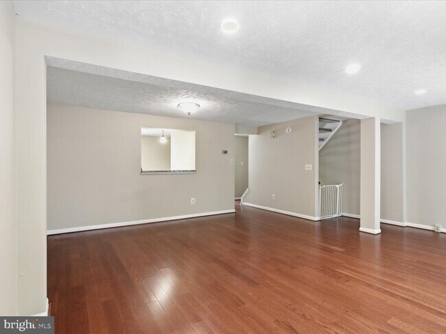 Photo - 1563 Autumn Ridge Cir
