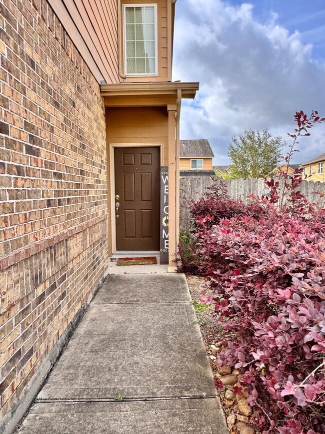 Photo - 3947 Calgary Cir