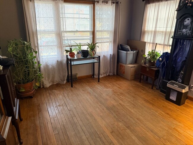 Photo - Spacious and Updated 4 Bed, 2 bath!!