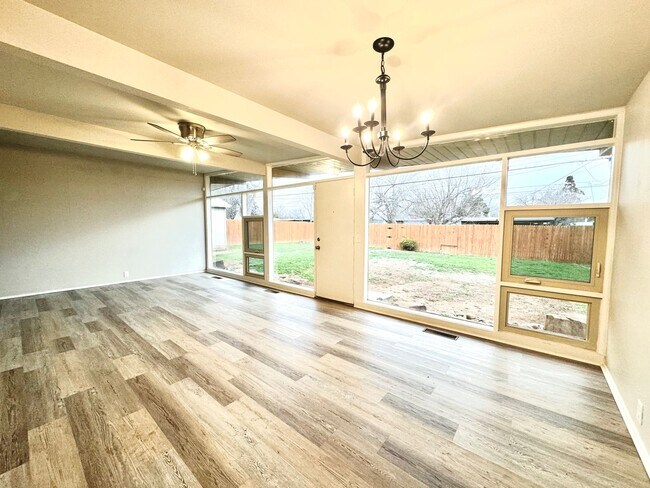 Photo - Cute 3/2 with Bonus Room Central Lubbock close to University