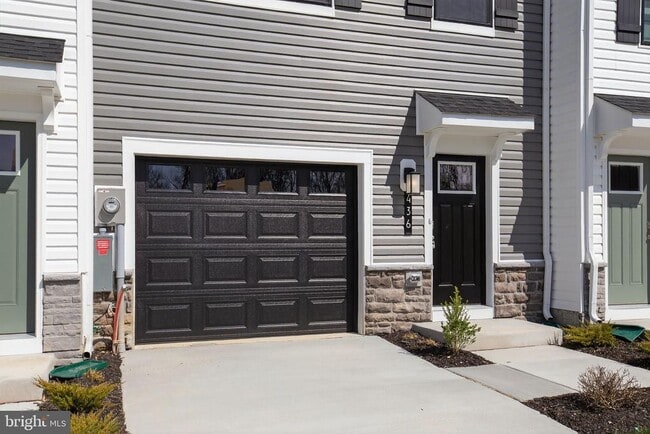 Building Photo - 436 Whirl Ln