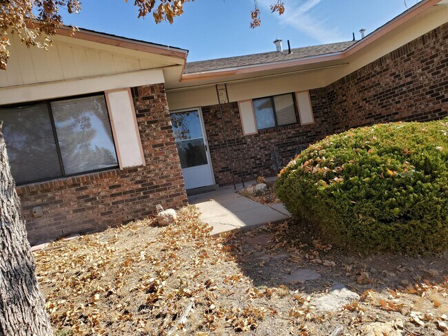 Photo - 11519 Morocco Rd NE