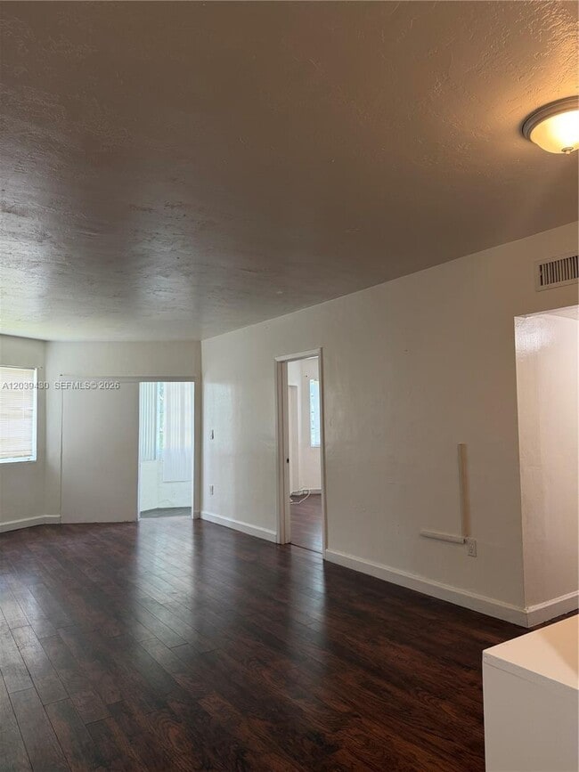 Photo - 1667 NE Miami Gardens Dr Unit 145
