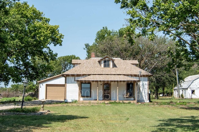 Building Photo - Remodeled 3-Bed Country Home