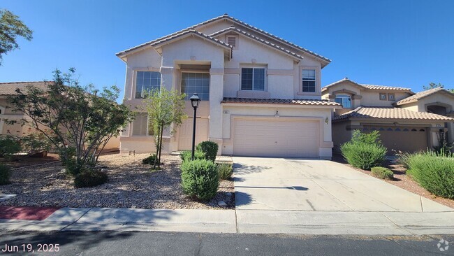 Building Photo - Beautiful 2 Story 4 Bedroom home