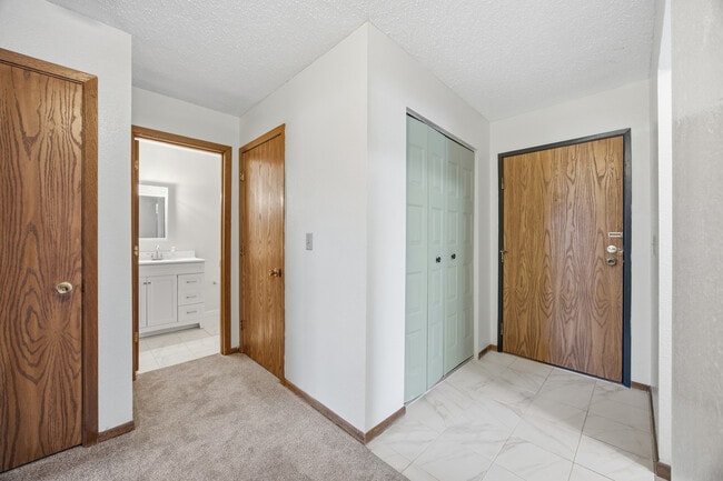 Photo - 844 4th St SW