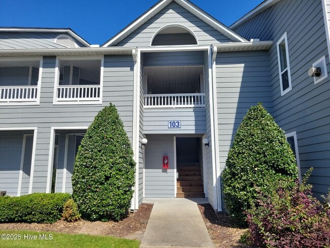 Building Photo - 103 Breezewood Dr Unit F