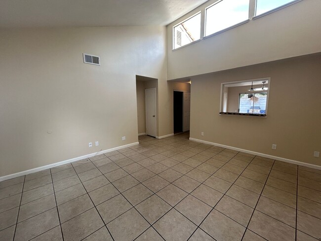 Photo - 2104 Sharon Way