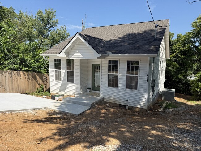 Photo - 2213 Cityview Ave