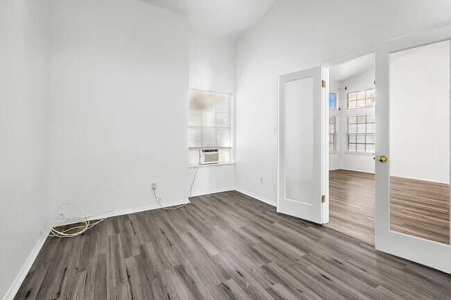 Spacious 4 Bedroom, 2 Bathroom Home!