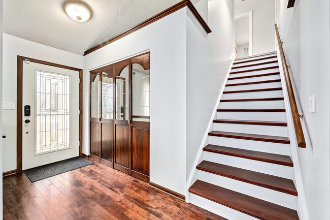 Photo - 887 Braintree Ln