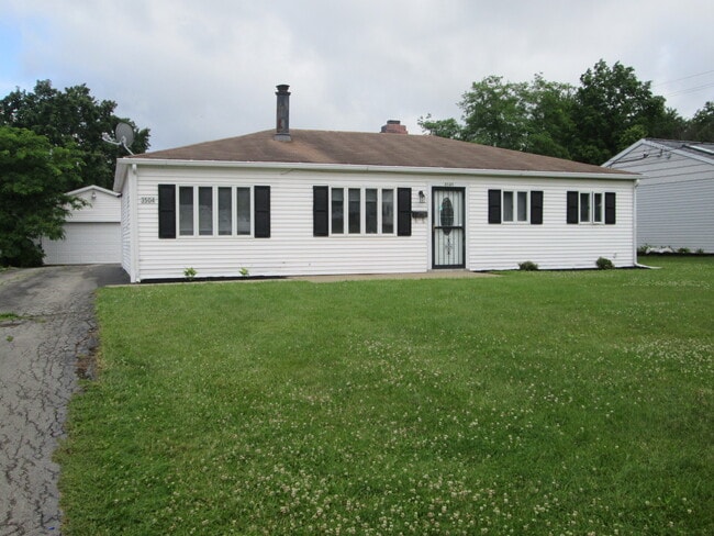 Building Photo - 3504 Oakview Dr