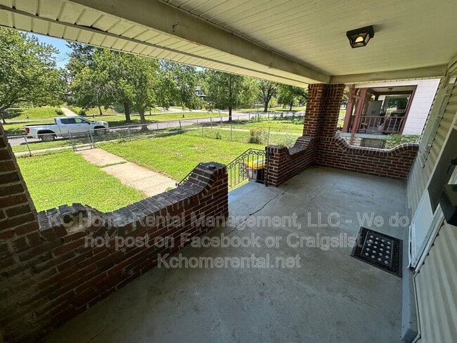 Photo - 6838 The Paseo