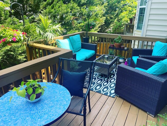 Main floor deck - 3916 Bryant Park Cir