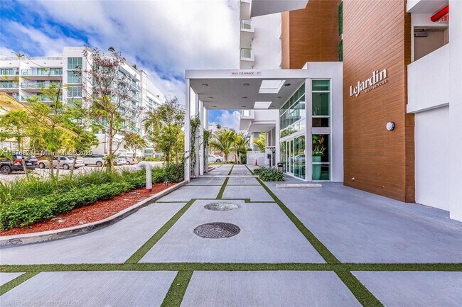 Photo - 1150 102nd St Unidad 503