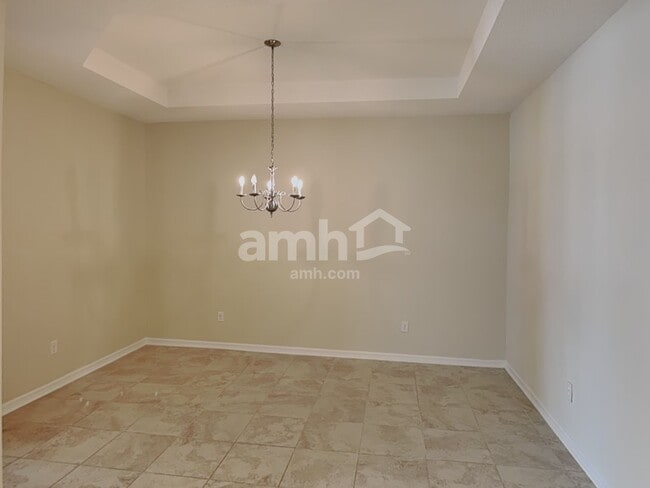 Photo - 1813 Henley St