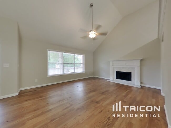 Photo - 3698 Autumn View Dr